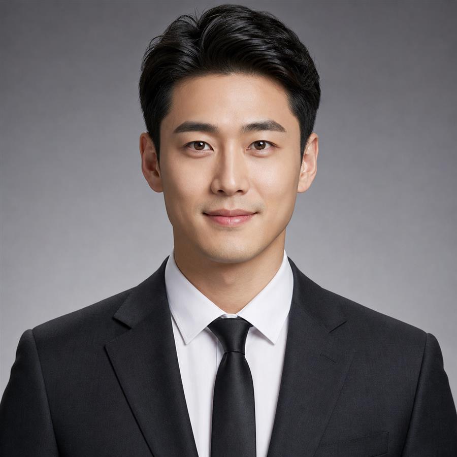 Portrait of Leo Chen